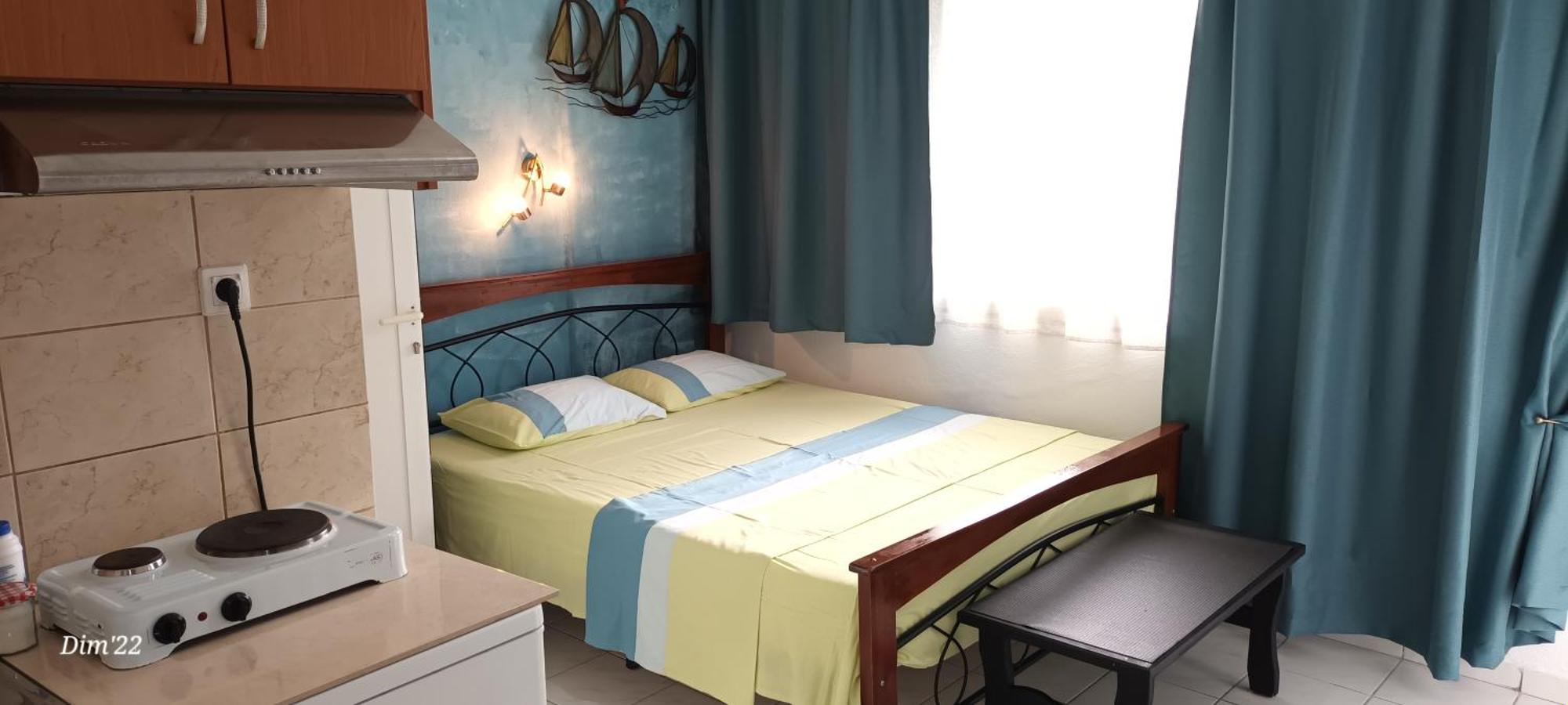 Alexandros Apartment *